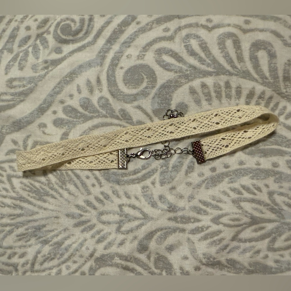 Cream Lace Choker Necklace